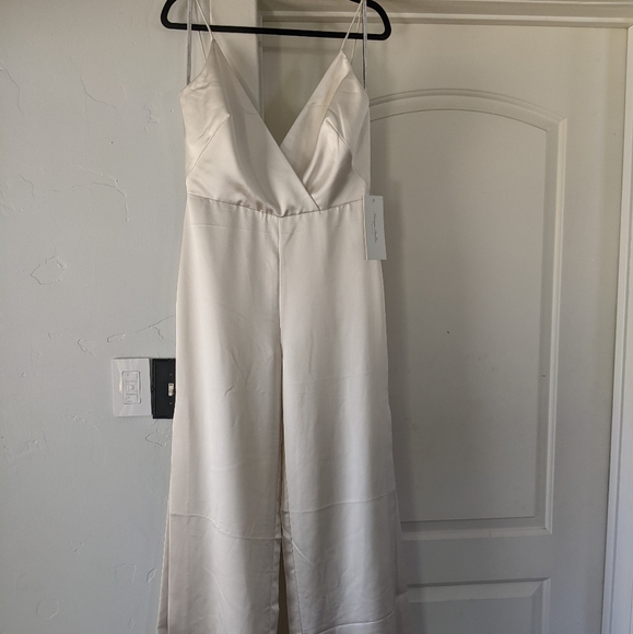 Monique Lhuillier Doutzen V-Neck Jumpsuit - Picture 10 of 11